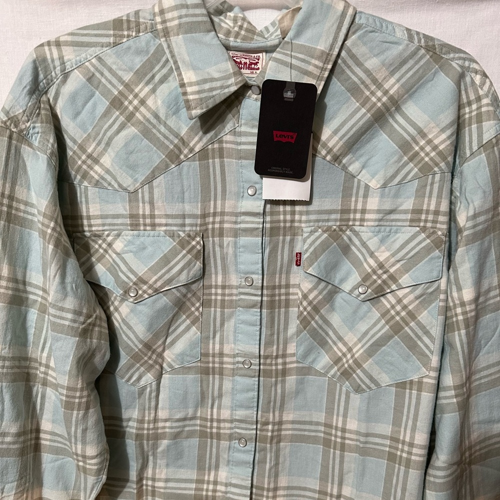 Levi’s woman flannel shirt. Xl